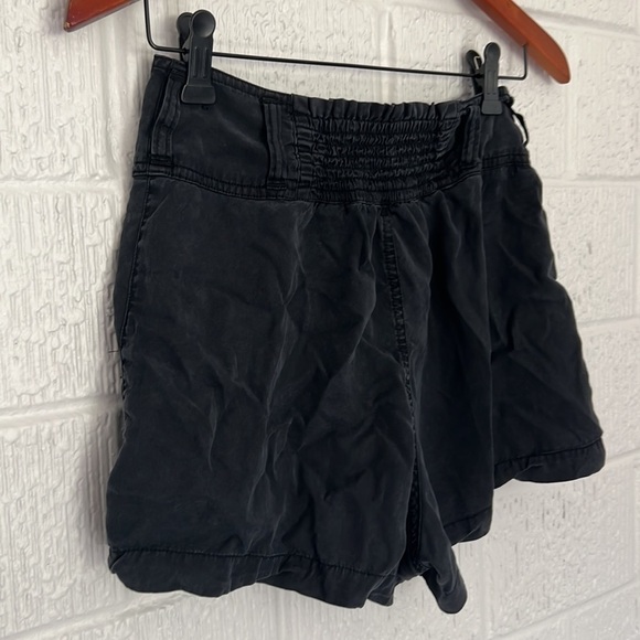 Abercrombie & Fitch women's shorts size small high Rise black washed lyocell - Picture 3 of 8